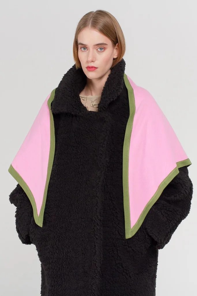 Бренд «ХУІЗИТ» представив нову колекцію, натхнену українським «наївним мистецтвом»