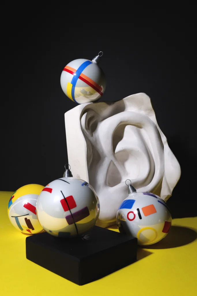 Бренд «Ґроно» створив серію ялинкових куль із фрагментами картин Казимира Малевича