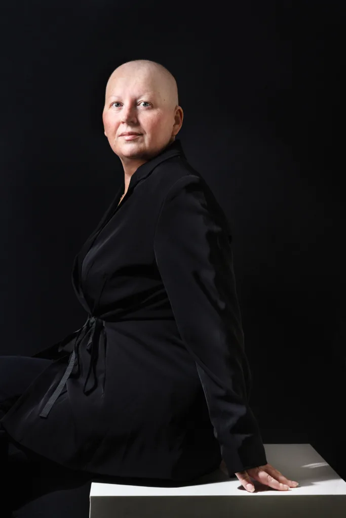 «Ми такі ж, як всі, хіба трохи інші». Досвід харків’янки, що виїхала для лікування раку за кордон