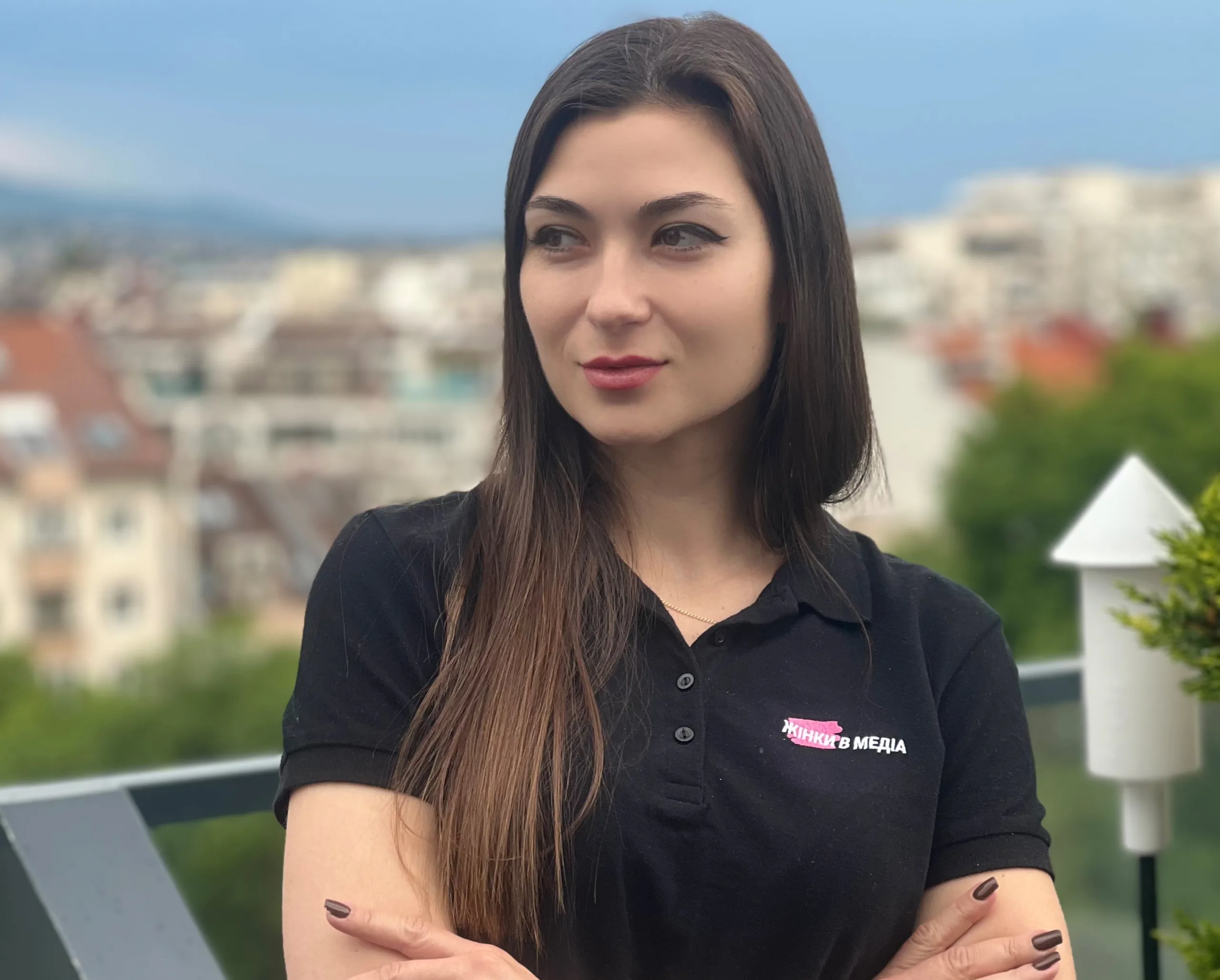 «Чому їй не байдуже». Воєнна кореспондентка Ірина Сампан про роботу на фронті, проблему видимості жінок та досвід кібербулінгу і харасменту