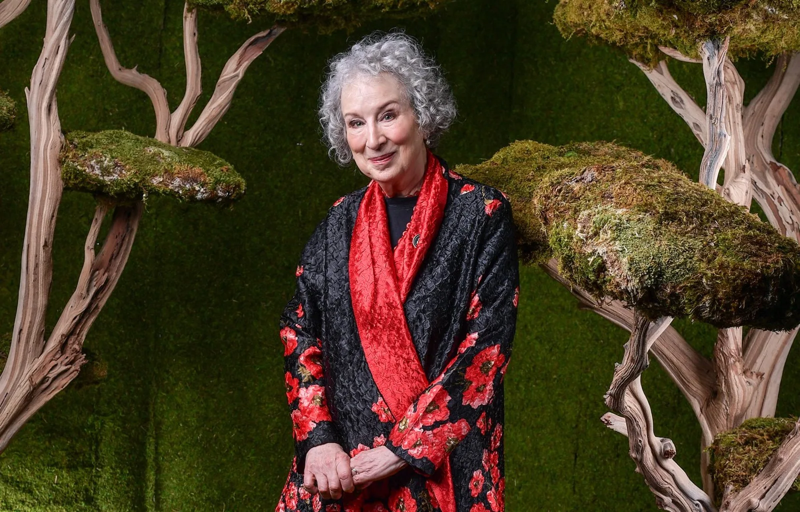 Письменниця Маргарет Етвуд: від «Оповіді служниці» та боротьби за права жінок до впливу війни в Україні на тренди у літературі