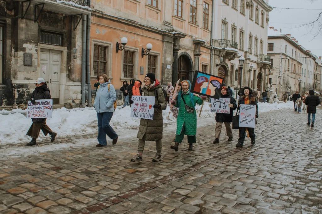 «Хай залишається тільки у фольклорі»: у Львові провели акцію проти насильства над жінками