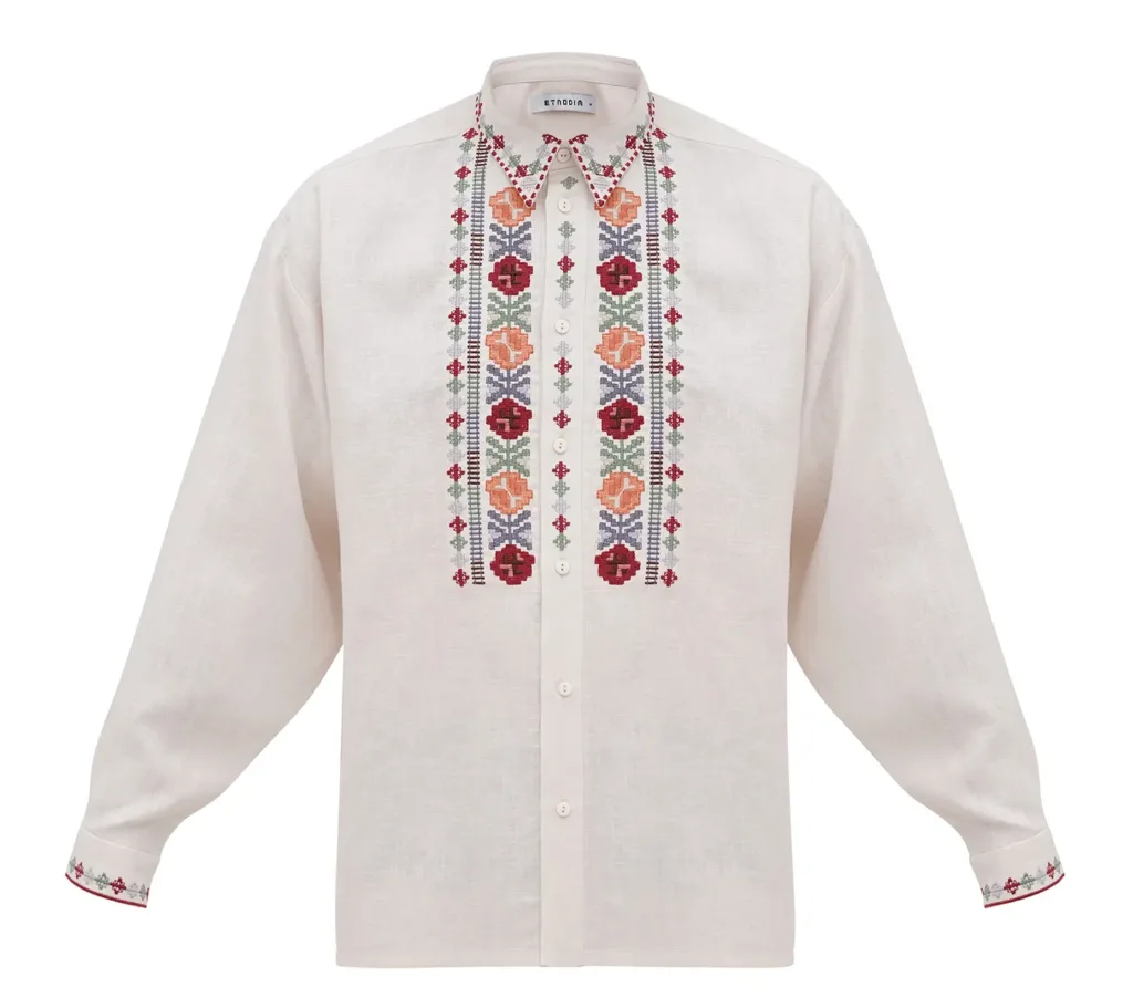 «Рутенія», «Абрикоси» та «Пчілка». Etnodim випустив новий дроп концептуальних вишиванок