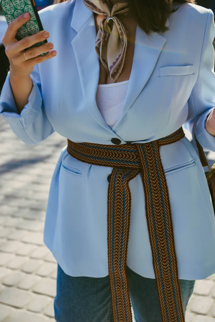 «Людині необов’язково їхати в Карпати, щоб щось купити». Як дві сестри відкрили магазин «Чічка» задля популяризації косівських ремесел