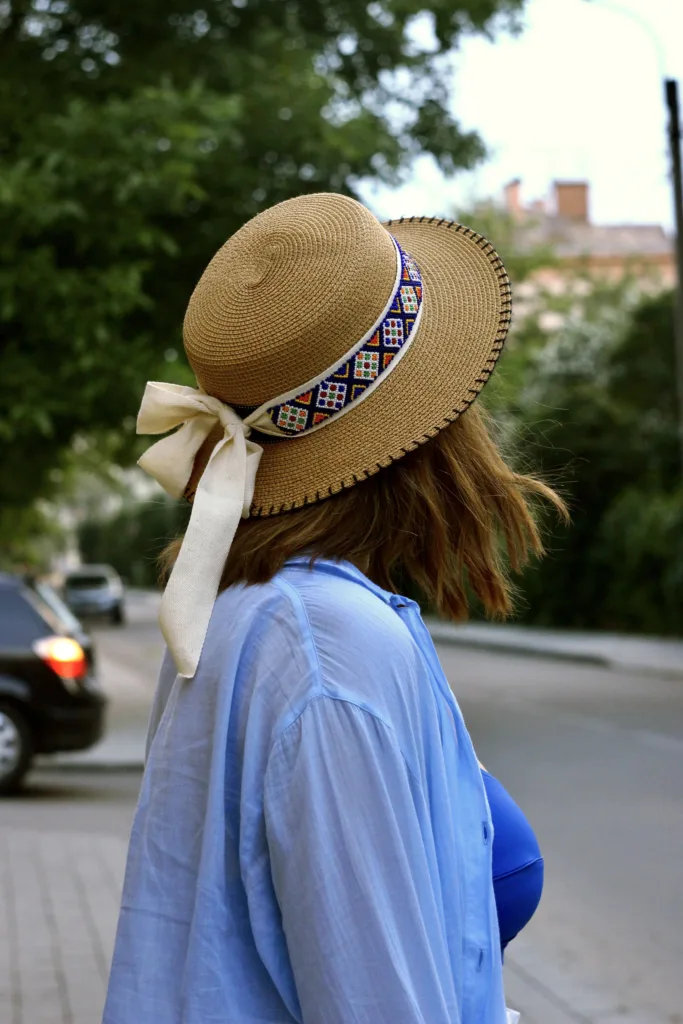 «Людині необов’язково їхати в Карпати, щоб щось купити». Як дві сестри відкрили магазин «Чічка» задля популяризації косівських ремесел