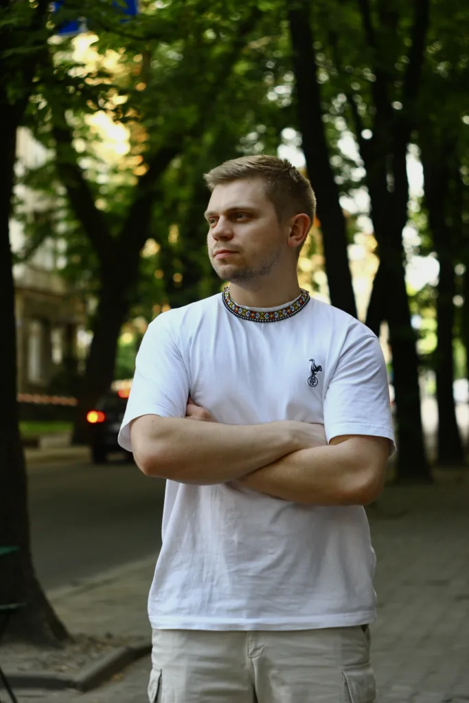 «Людині необов’язково їхати в Карпати, щоб щось купити». Як дві сестри відкрили магазин «Чічка» задля популяризації косівських ремесел