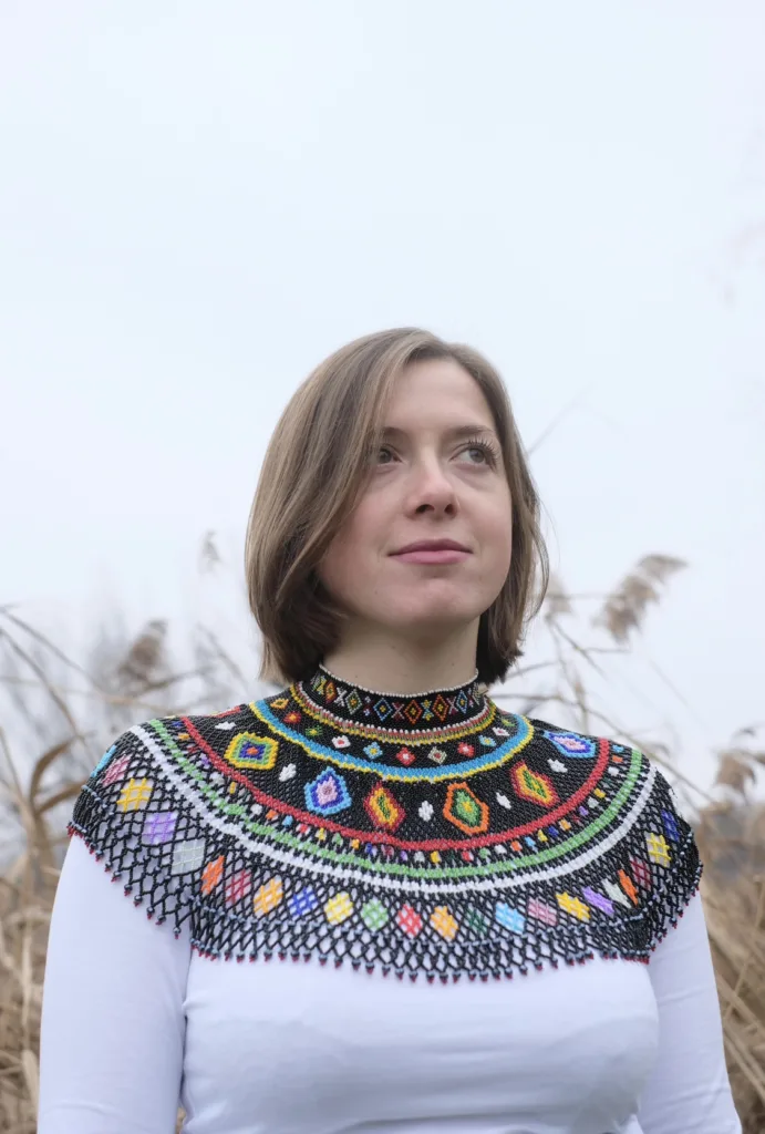 «Людині необов’язково їхати в Карпати, щоб щось купити». Як дві сестри відкрили магазин «Чічка» задля популяризації косівських ремесел