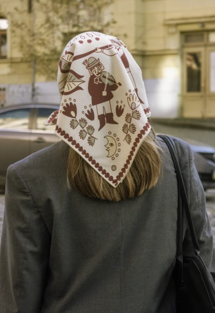 «Людині необов’язково їхати в Карпати, щоб щось купити». Як дві сестри відкрили магазин «Чічка» задля популяризації косівських ремесел