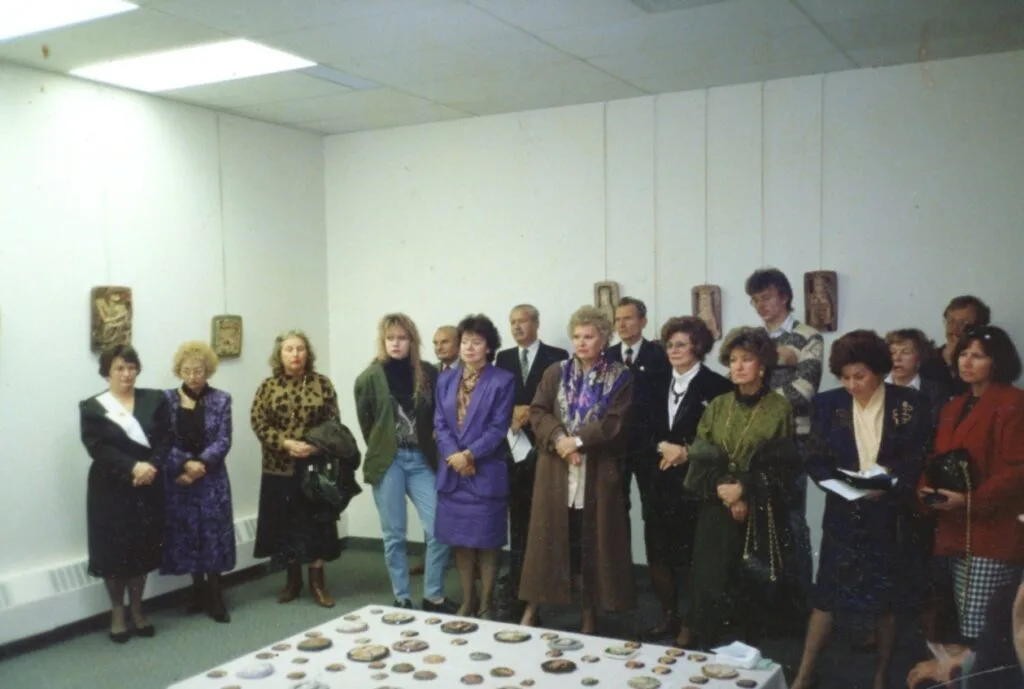 Відверті й сміливі мисткині Клубу творчої молоді: Алла Горська, Галина Севрук і Людмила Семикіна