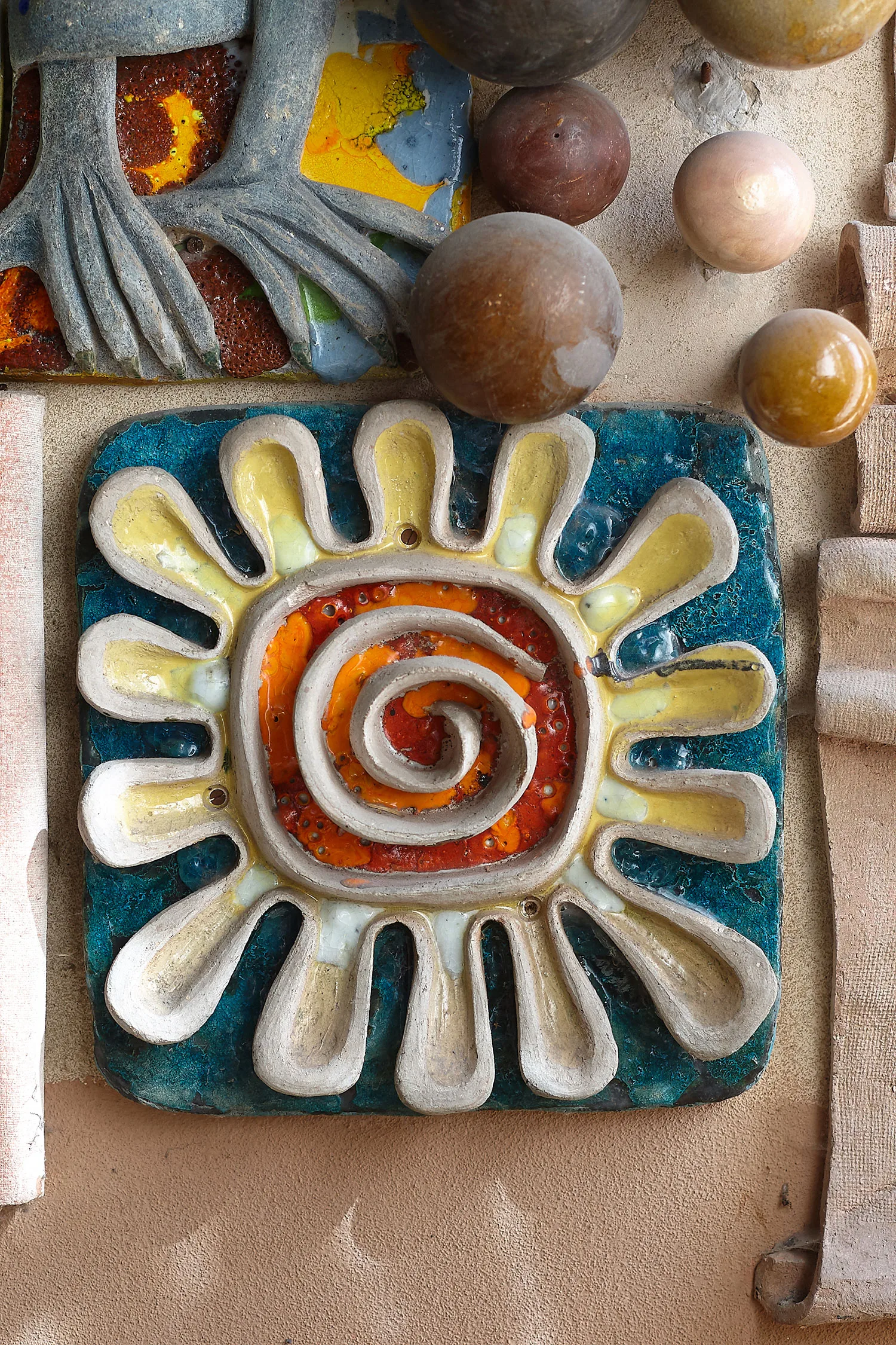 Відверті й сміливі мисткині Клубу творчої молоді: Алла Горська, Галина Севрук і Людмила Семикіна