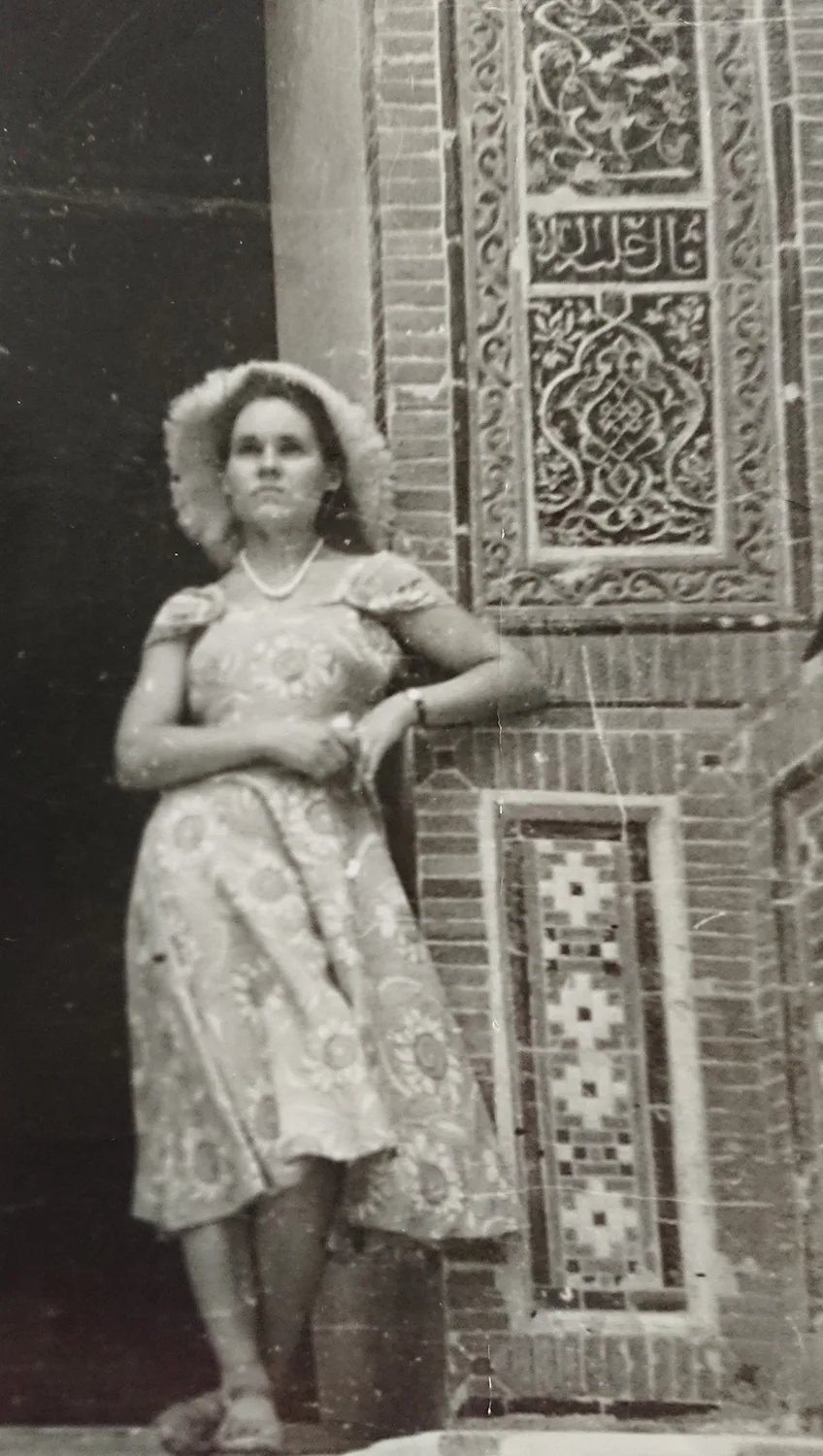 Відверті й сміливі мисткині Клубу творчої молоді: Алла Горська, Галина Севрук і Людмила Семикіна