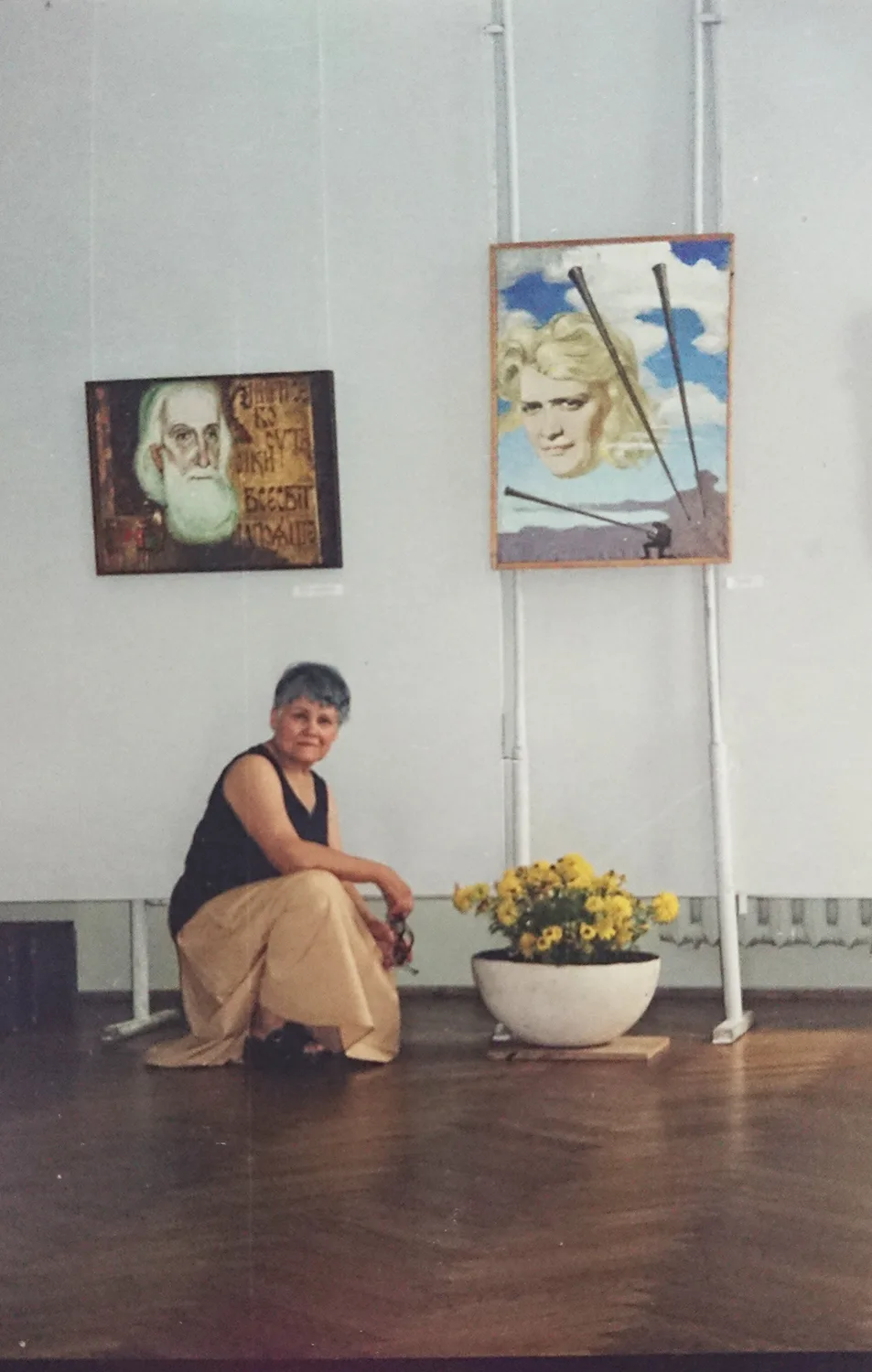 Відверті й сміливі мисткині Клубу творчої молоді: Алла Горська, Галина Севрук і Людмила Семикіна