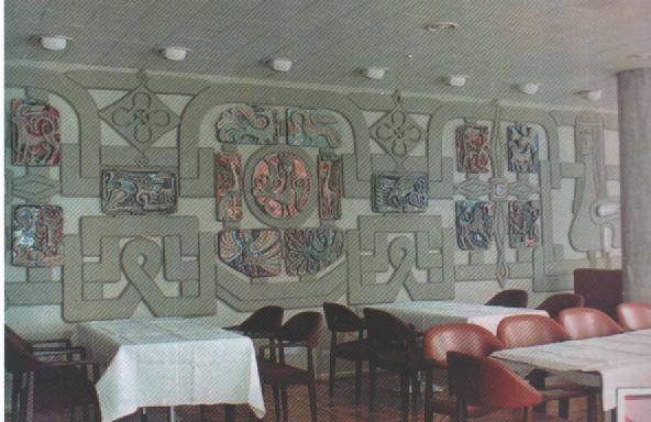 Відверті й сміливі мисткині Клубу творчої молоді: Алла Горська, Галина Севрук і Людмила Семикіна