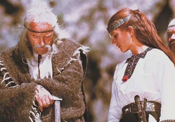 Відверті й сміливі мисткині Клубу творчої молоді: Алла Горська, Галина Севрук і Людмила Семикіна