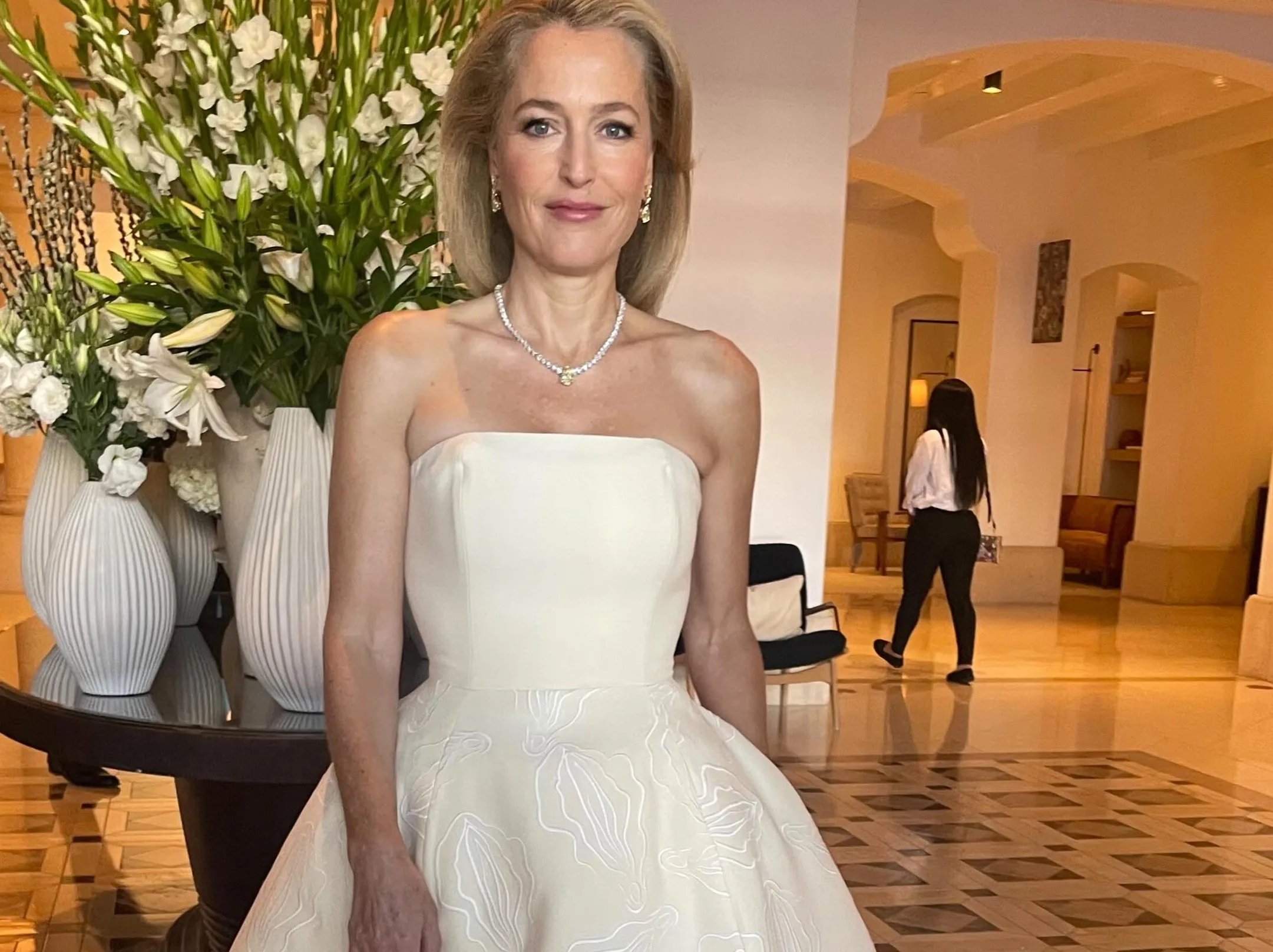 Акторка Джилліан Андерсон прийшла на премію «Золотий глобус» у тематичній сукні з вульвами