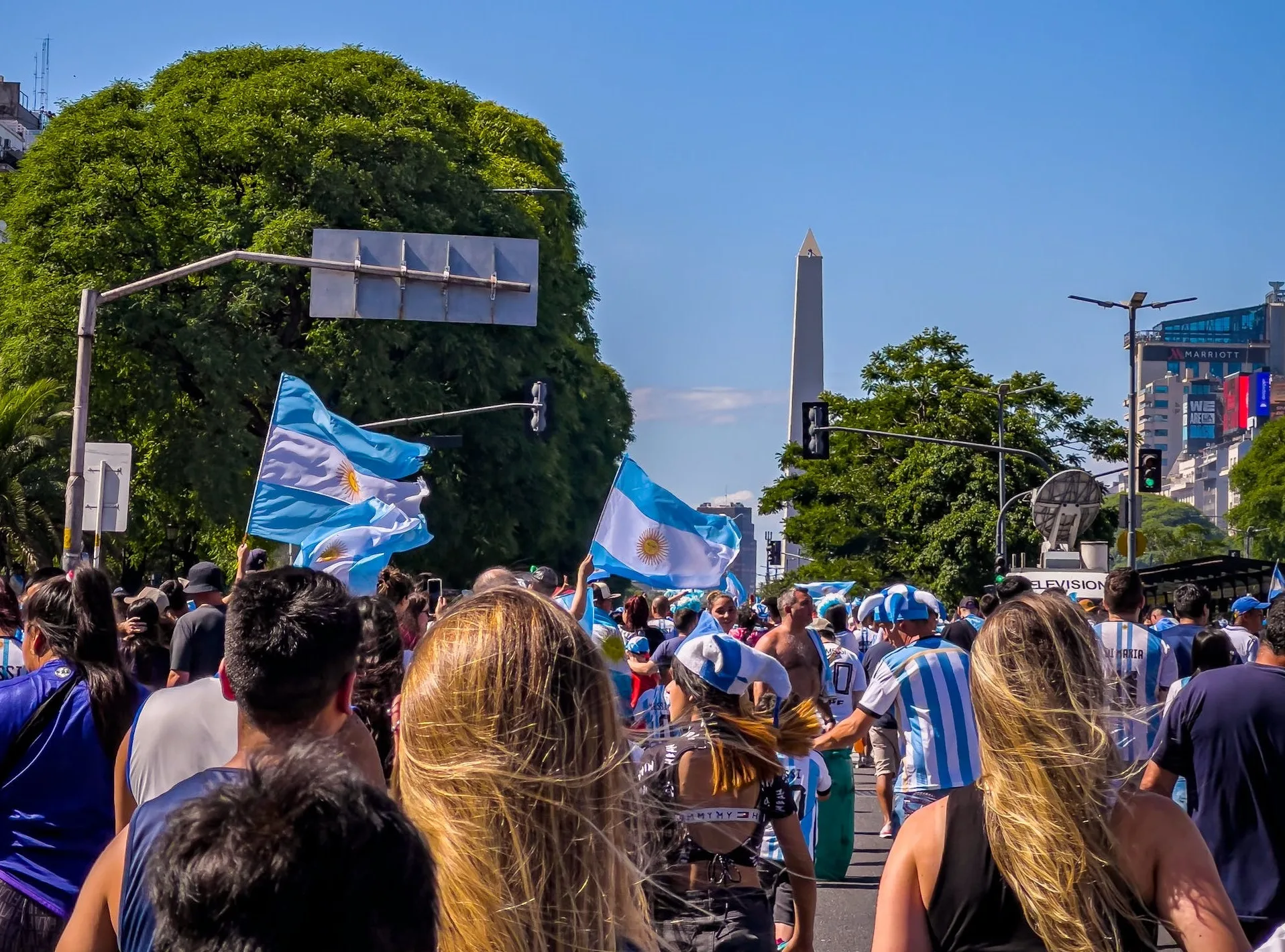 Феміністки в Аргентині зіткнулися з погрозами та переслідуванням з боку прихильників президента Мілея