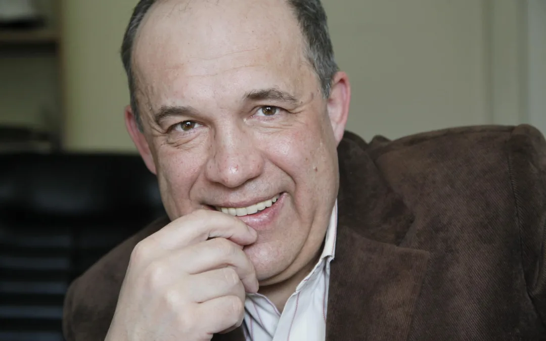 «Я проти того, щоб всі мали права, особливо жінки». Студентки Інституту журналістики вимагають звільнити професора Василенка за сексизм