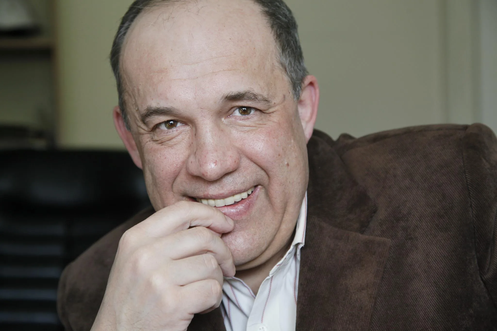 «Я проти того, щоб всі мали права, особливо жінки». Студентки Інституту журналістики вимагають звільнити професора Василенка за сексизм