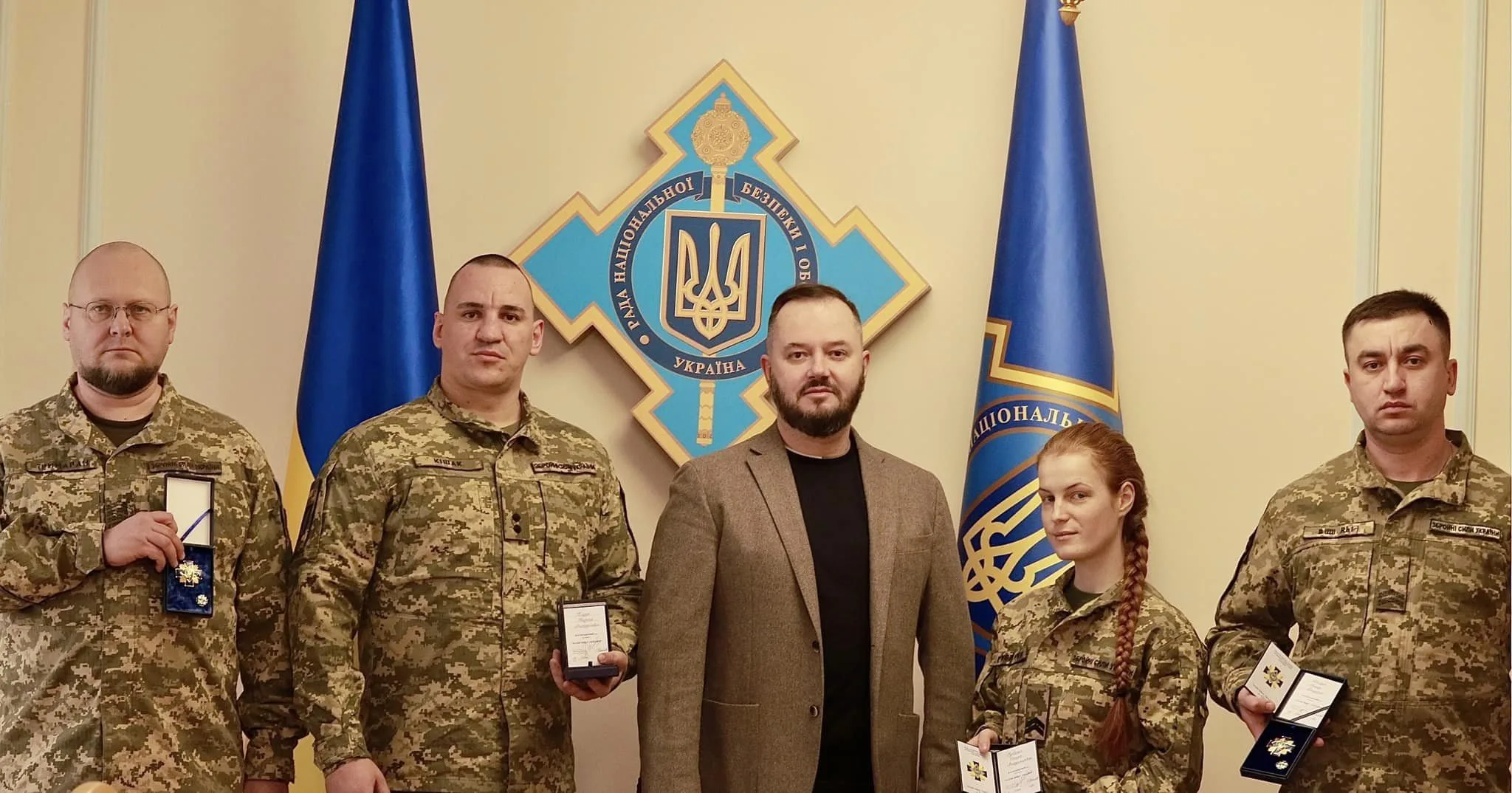 Командирка підрозділу Збройних сил Оксана «Ксена» Рубаняк отримала нагороду від РНБО