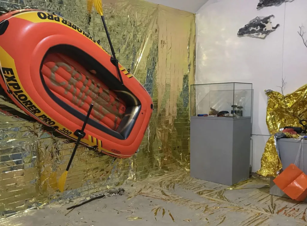 У Києві відкрили виставку «Ломикамінь. Жіночий спротив у Криму»