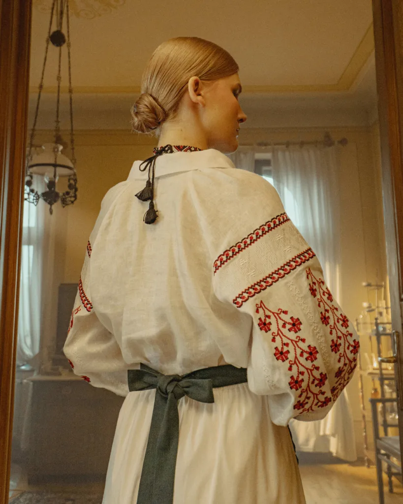 Бренд Motyv випустив нову колекцію вишиванок, присвячену Лесі Українці 