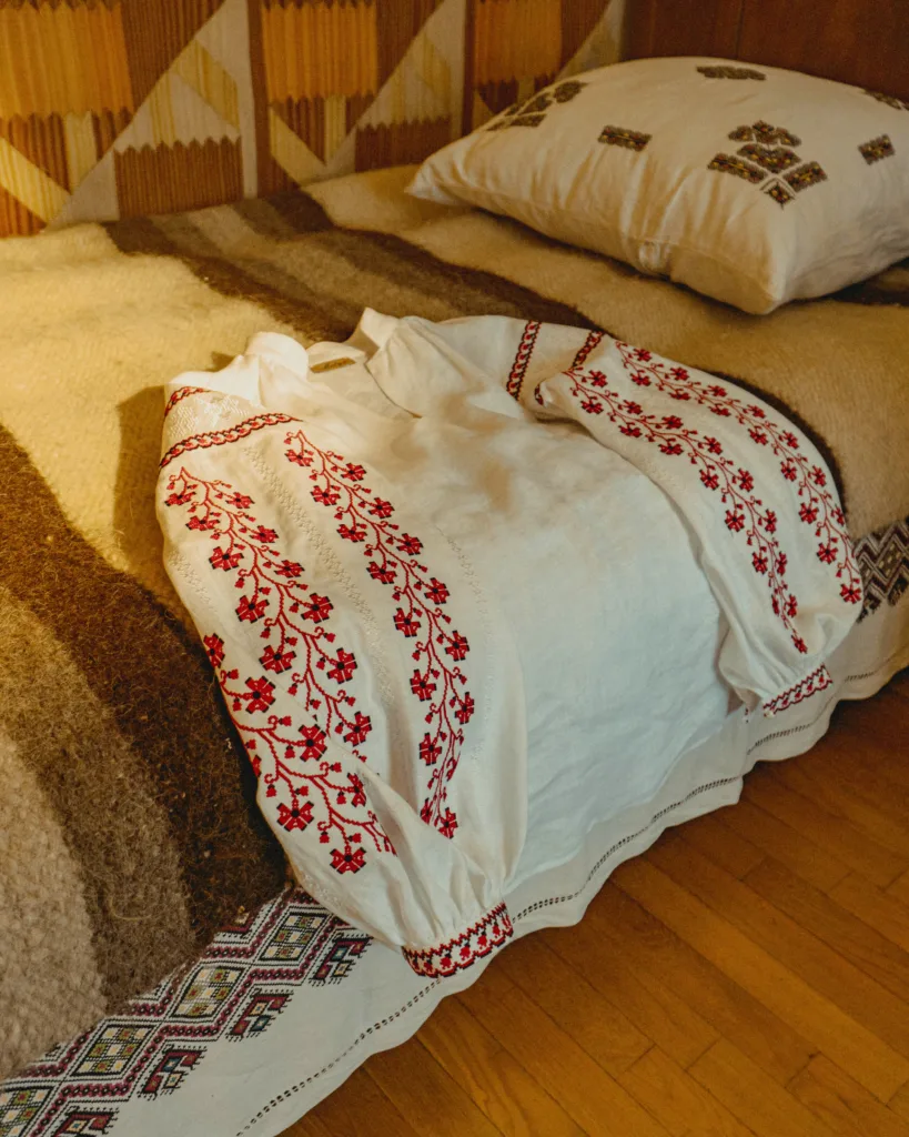 Бренд Motyv випустив нову колекцію вишиванок, присвячену Лесі Українці 