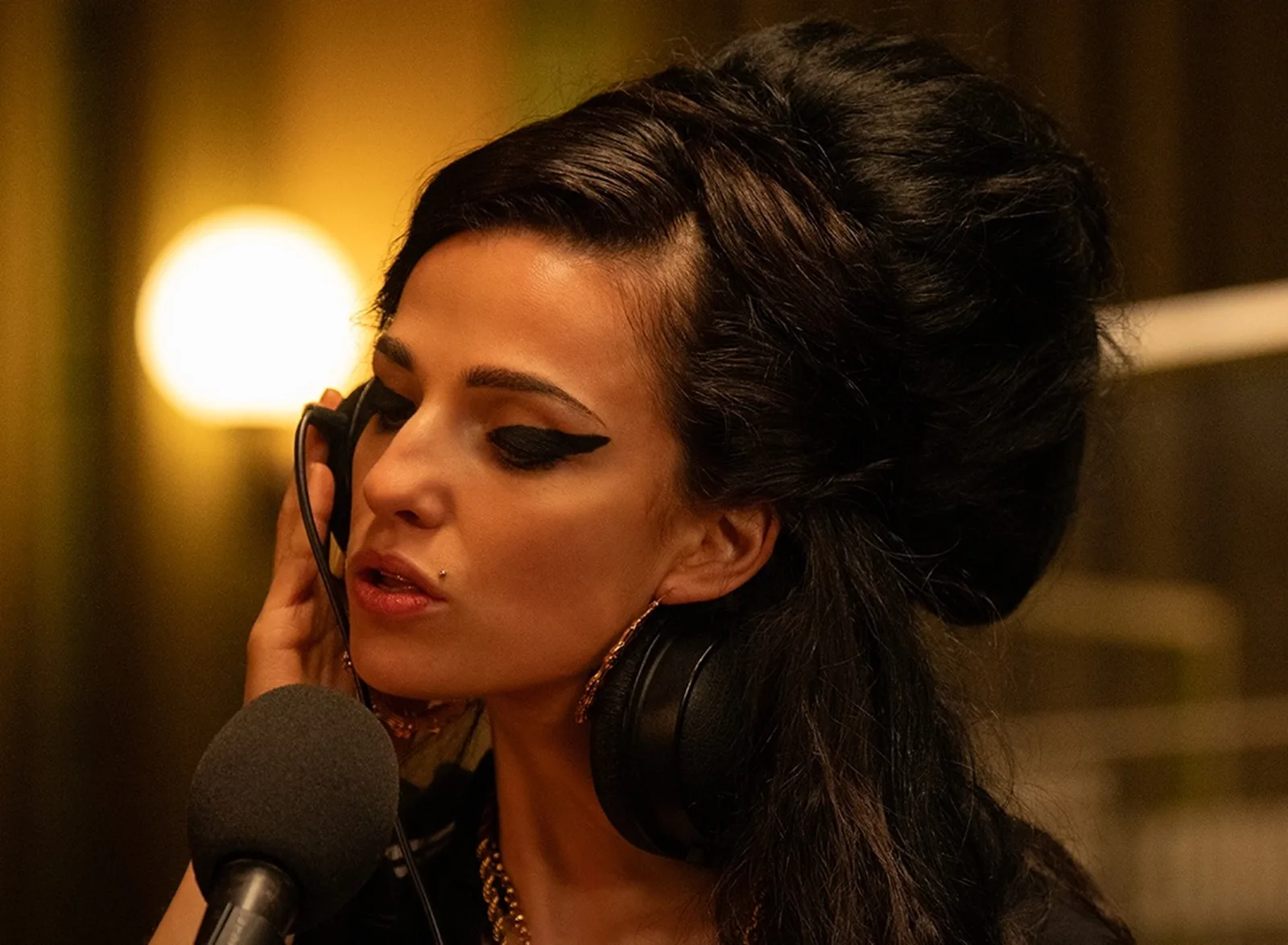 Вийшов український трейлер байопіку «Емі Вайнгауз: Back to Black»