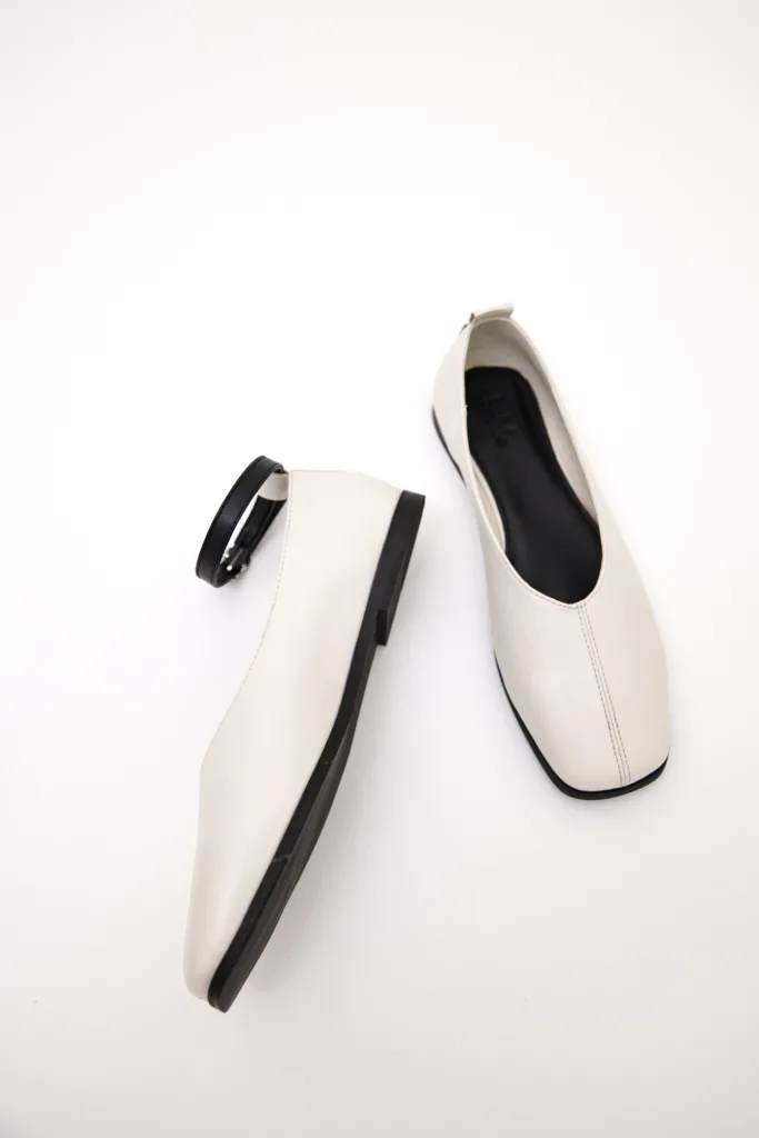 Бренд byMe відмовився від натуральної шкіри та випустив першу колекцію взуття з екоматеріалу