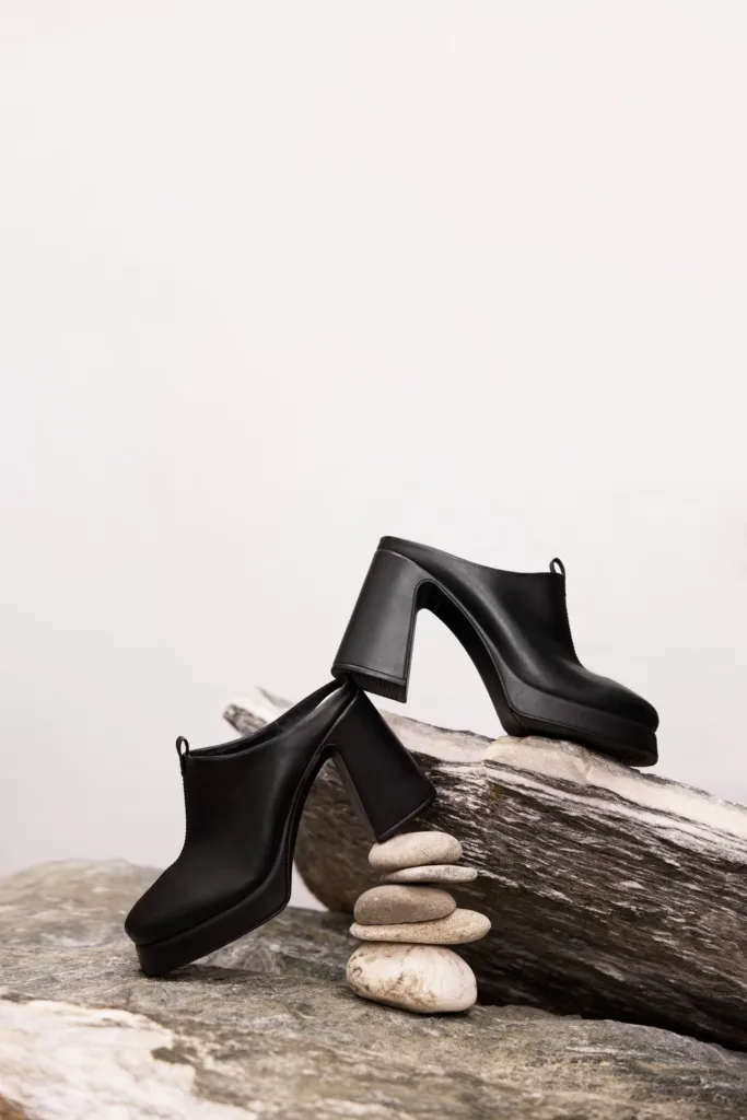 Бренд byMe відмовився від натуральної шкіри та випустив першу колекцію взуття з екоматеріалу