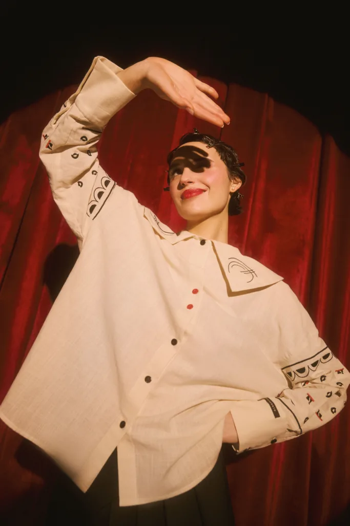 Бренд byMe представив колекцію-оду Лесю Курбасу та його театру «Березіль»