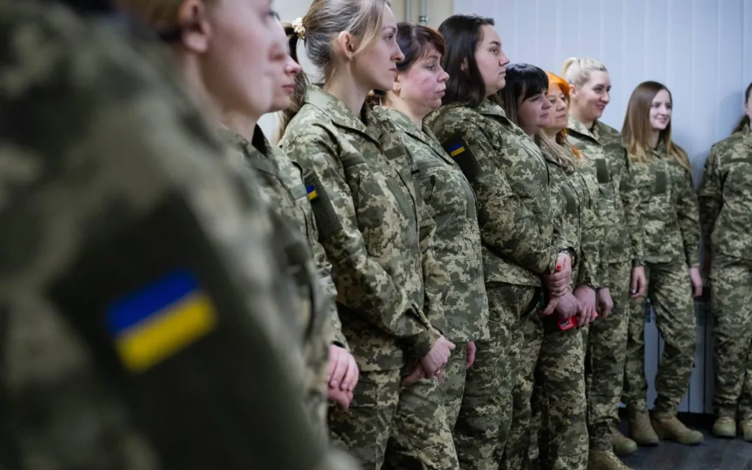 За власним бажанням: Верховна Рада ухвалила закон про базову загальновійськову підготовку та взяття на облік жінок
