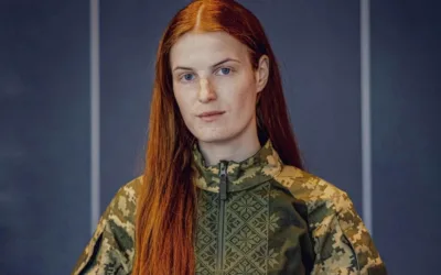 Vogue представив спецвипуск про життя України під час війни: героїнею диджитал-обкладинки стала військова Оксана «Ксена» Рубаняк