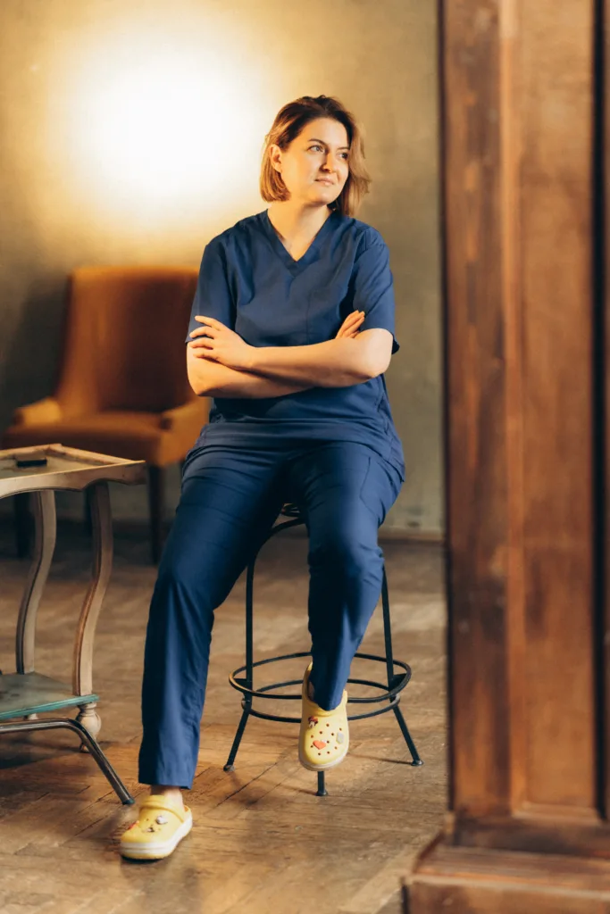 «Хірургічні спеціальності — для хлопців, а дівчатам най буде терапія»: Як українські хірургині виборюють собі місце в операційній