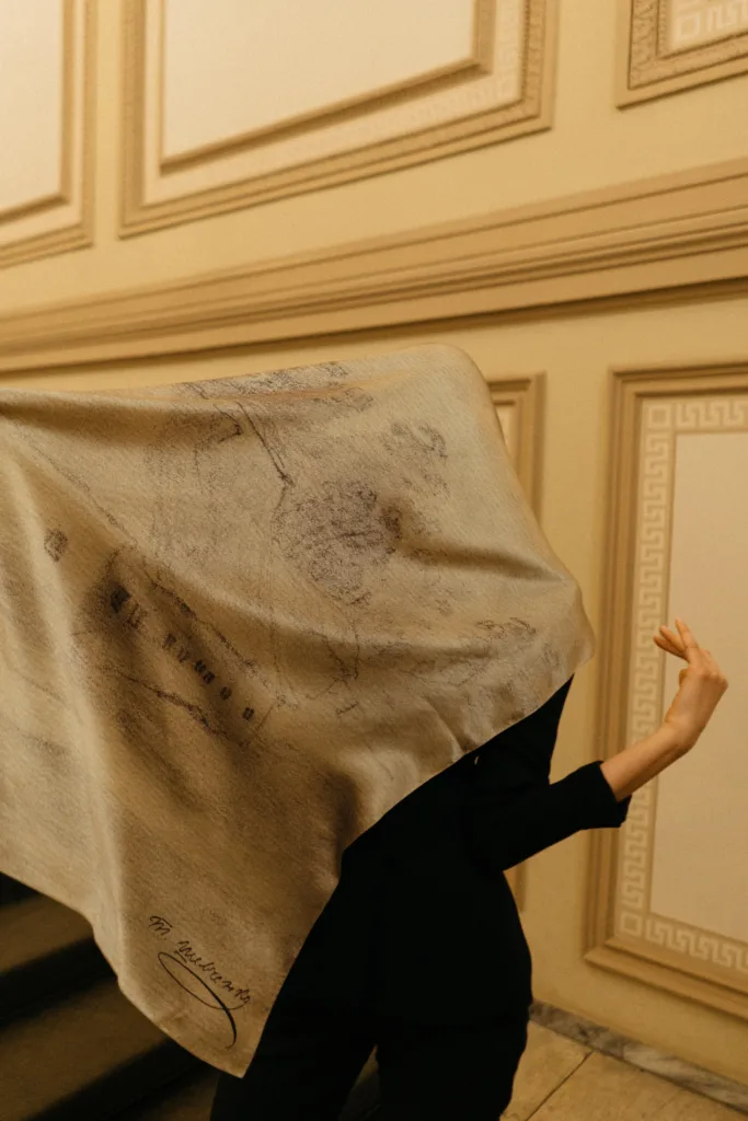 Бренд OLIZ випустив лімітовану колекцію хусток «Шевченко» до 210-річчя видатного поета та художника