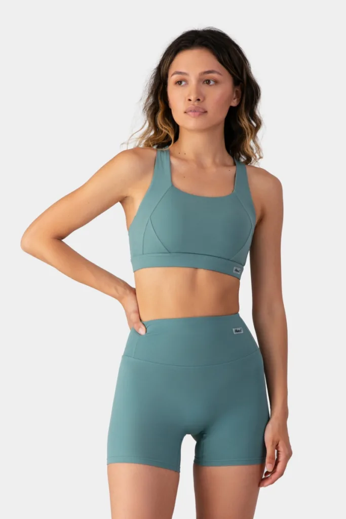 8 українських спортивних брендів, які роблять одяг для йоги