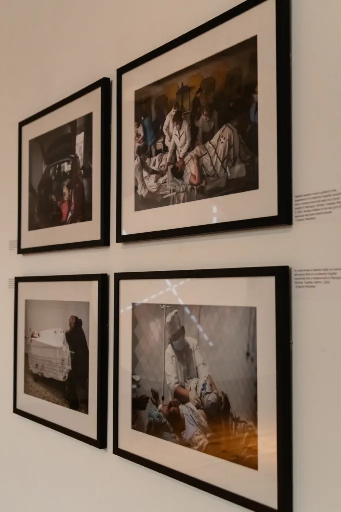 Фотовиставка та доку-театральний перформанс: у Нью-Йорку стартував мистецький проєкт про Маріуполь