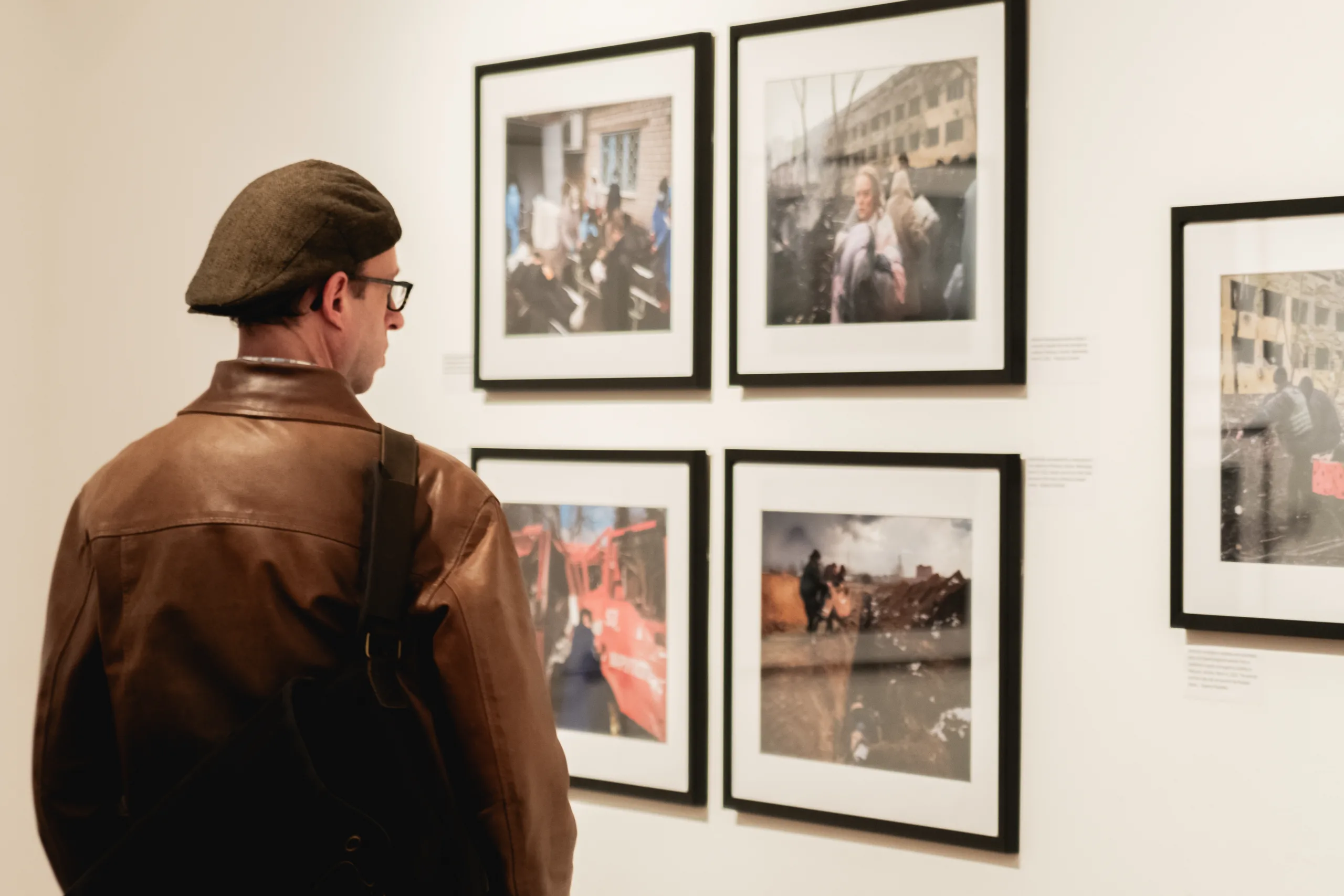 Фотовиставка та доку-театральний перформанс: у Нью-Йорку стартував мистецький проєкт про Маріуполь