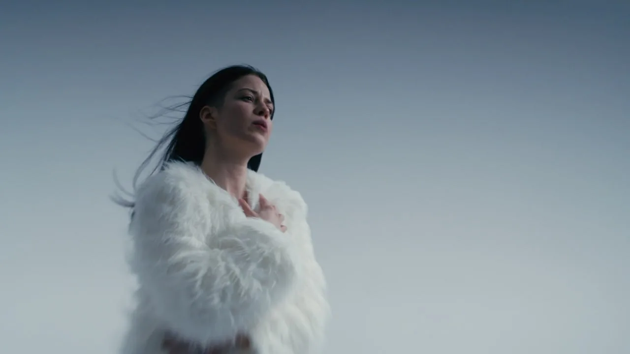 «Жінкам у творчій сфері зараз потрібно об’єднуватися». Mari Cheba випустила кліп «Тягне» із Антоніною Хижняк