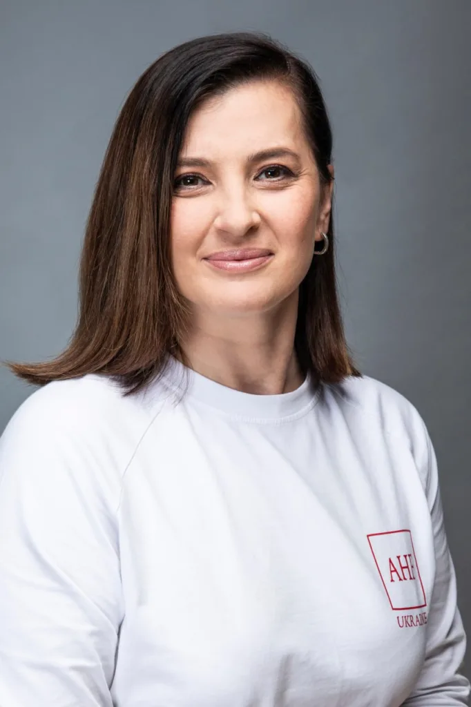 «У мене була потреба розказати про свій ВІЛ всім знайомим». Історії двох жінок, які живуть із ВІЛ