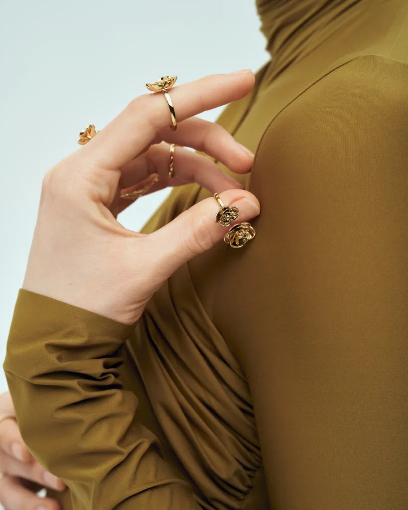 Бренд FROLOV та ювелірний дім SOVA випустили спільну благодійну колекцію на підтримку фонду «Діти Героїв»