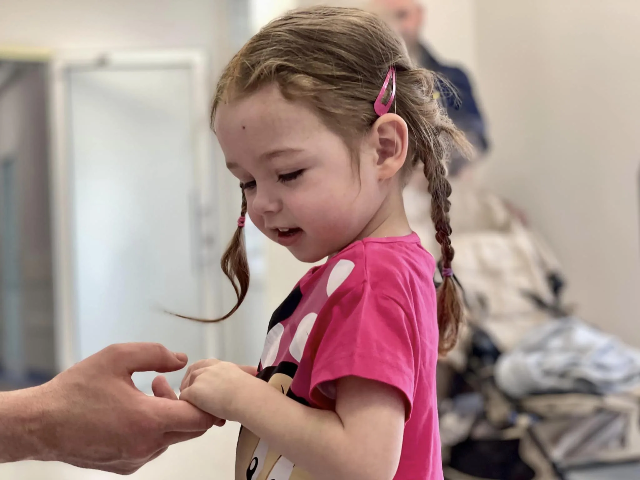 Львівські нейрохірурги зробили складну операцію на мозку чотирирічній дівчинці з Північної Ірландії