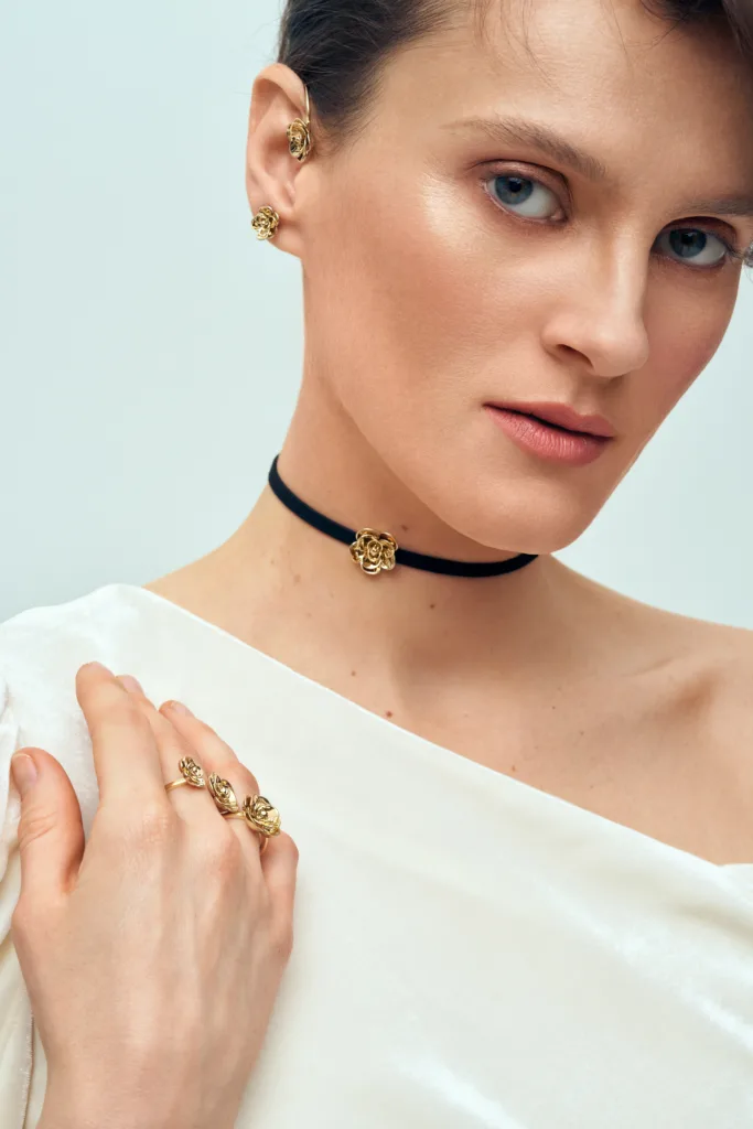 Бренд FROLOV та ювелірний дім SOVA випустили спільну благодійну колекцію на підтримку фонду «Діти Героїв»