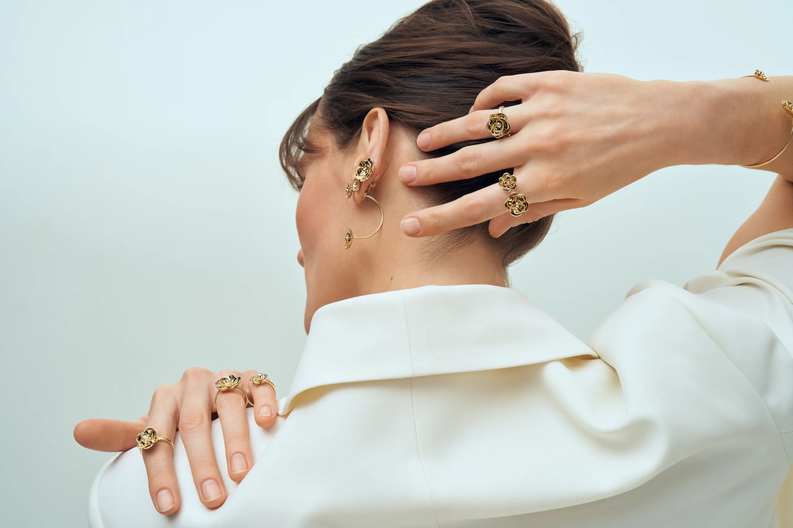 Бренд FROLOV та ювелірний дім SOVA випустили спільну благодійну колекцію на підтримку фонду «Діти Героїв»