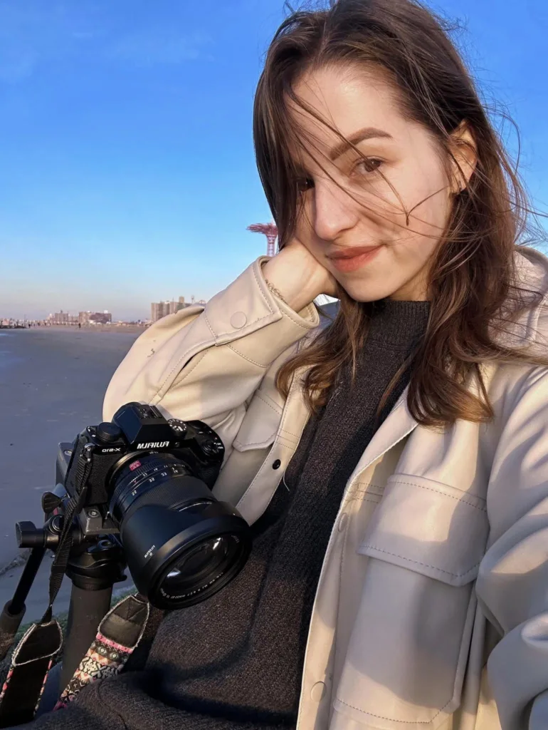 Воєнні фотографки: жінки, які фіксують життя в Україні під обстрілами