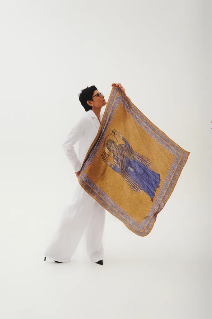 Бренд OLIZ створив колекцію шовкових хусток, присвячену Софійському собору та Київській Оранті