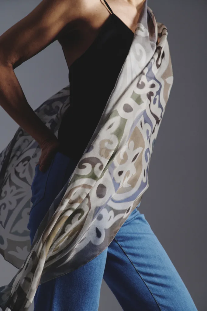 Бренд OLIZ створив колекцію шовкових хусток, присвячену Софійському собору та Київській Оранті