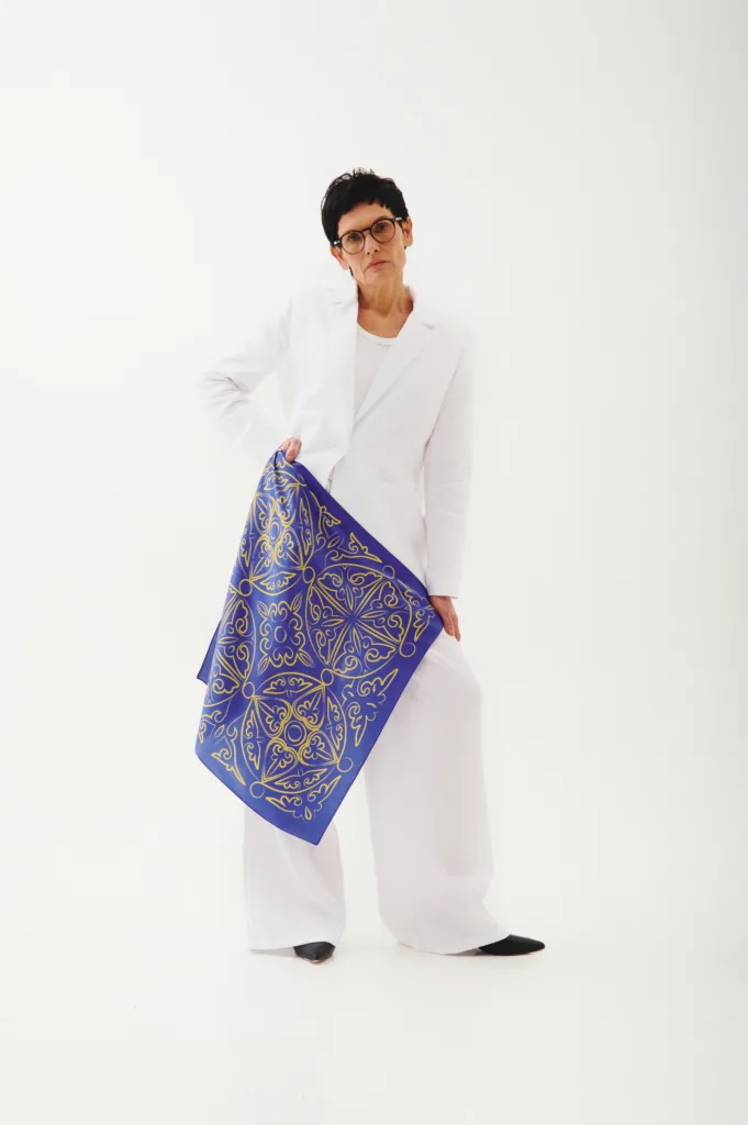 Бренд OLIZ створив колекцію шовкових хусток, присвячену Софійському собору та Київській Оранті