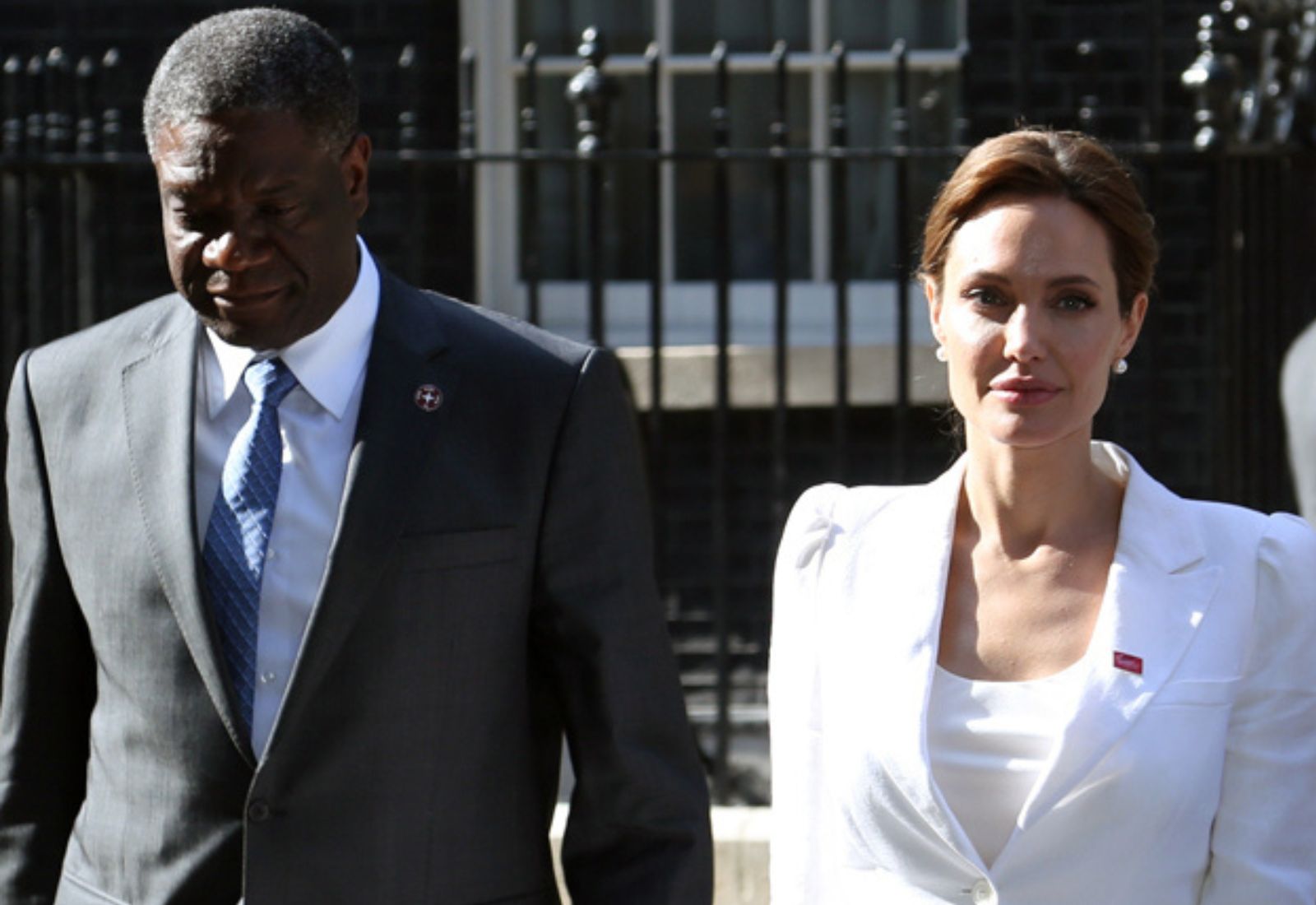 Анджеліна Джолі та нобелівський лауреат Деніс Муквеге написали колонку про сексуальне насильство, пов’язане з конфліктом