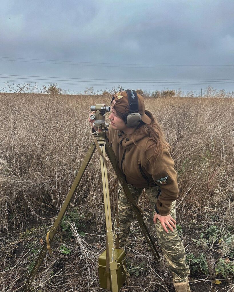 «Війна надовго, нам треба об’єднатися в один великий потужний кулак і захистити тих, хто захищає»: Військовослужбовиці про гомофобію та цивільні партнерства