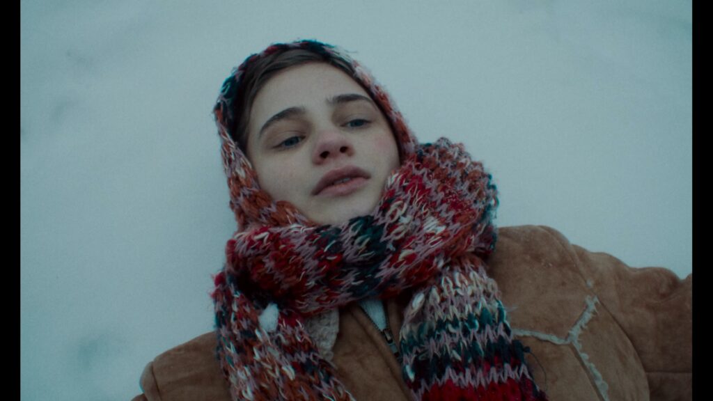 Що таке «жіночий погляд» у кіно? Розбираємо на прикладах стрічок про 90-ті від українських режисерок